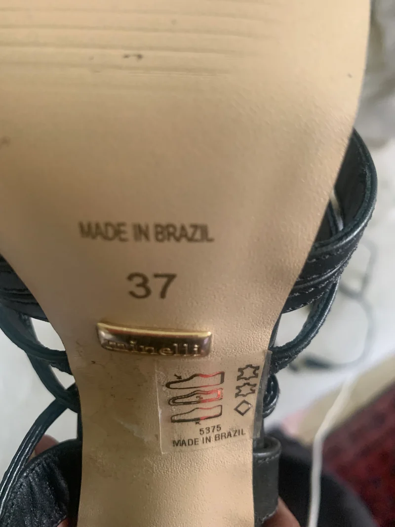 Chaussures noir à talon carré
