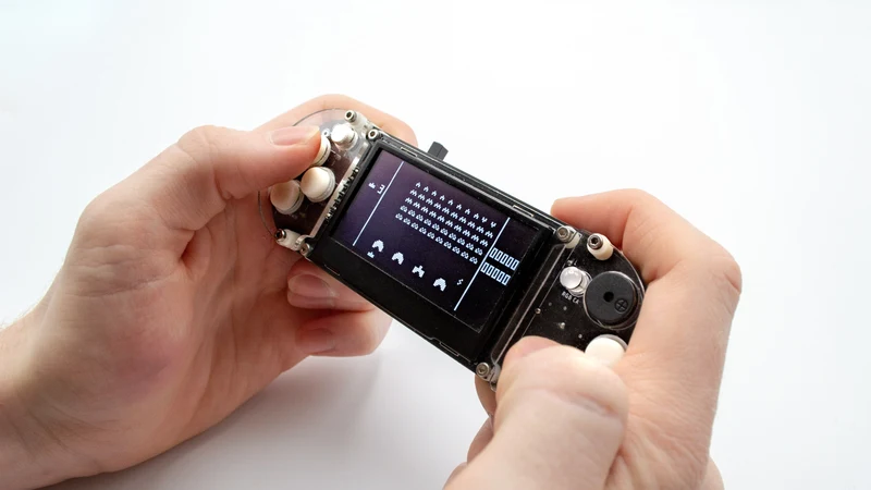 8BitCADE XL - A DIY Educational Game Console